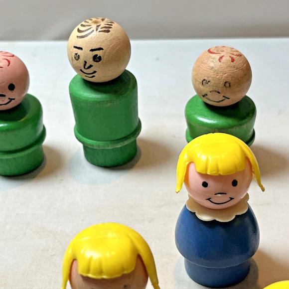 Vintage Fisher Price Little People Lot of 11 Figures Wood Bottom 1960s early 70s - Picture 3 of 4